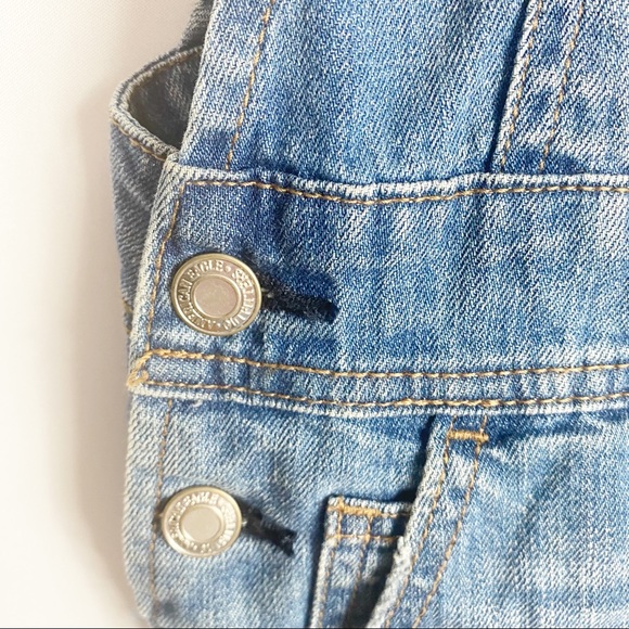 AMERICAN‎ EAGLE DISTRESSED SHORT OVERALLS XS - Picture 3 of 13